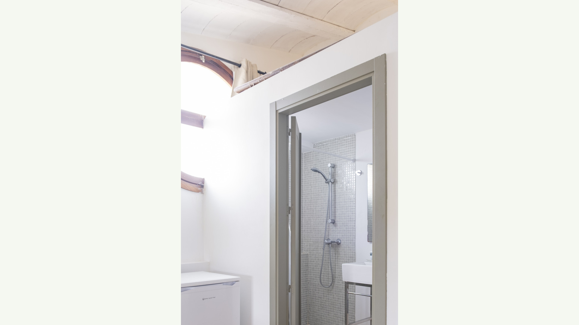 _DSF3425-selected-bathroom